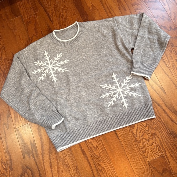 Luxe Snowflakes Sweater - Picture 5 of 13